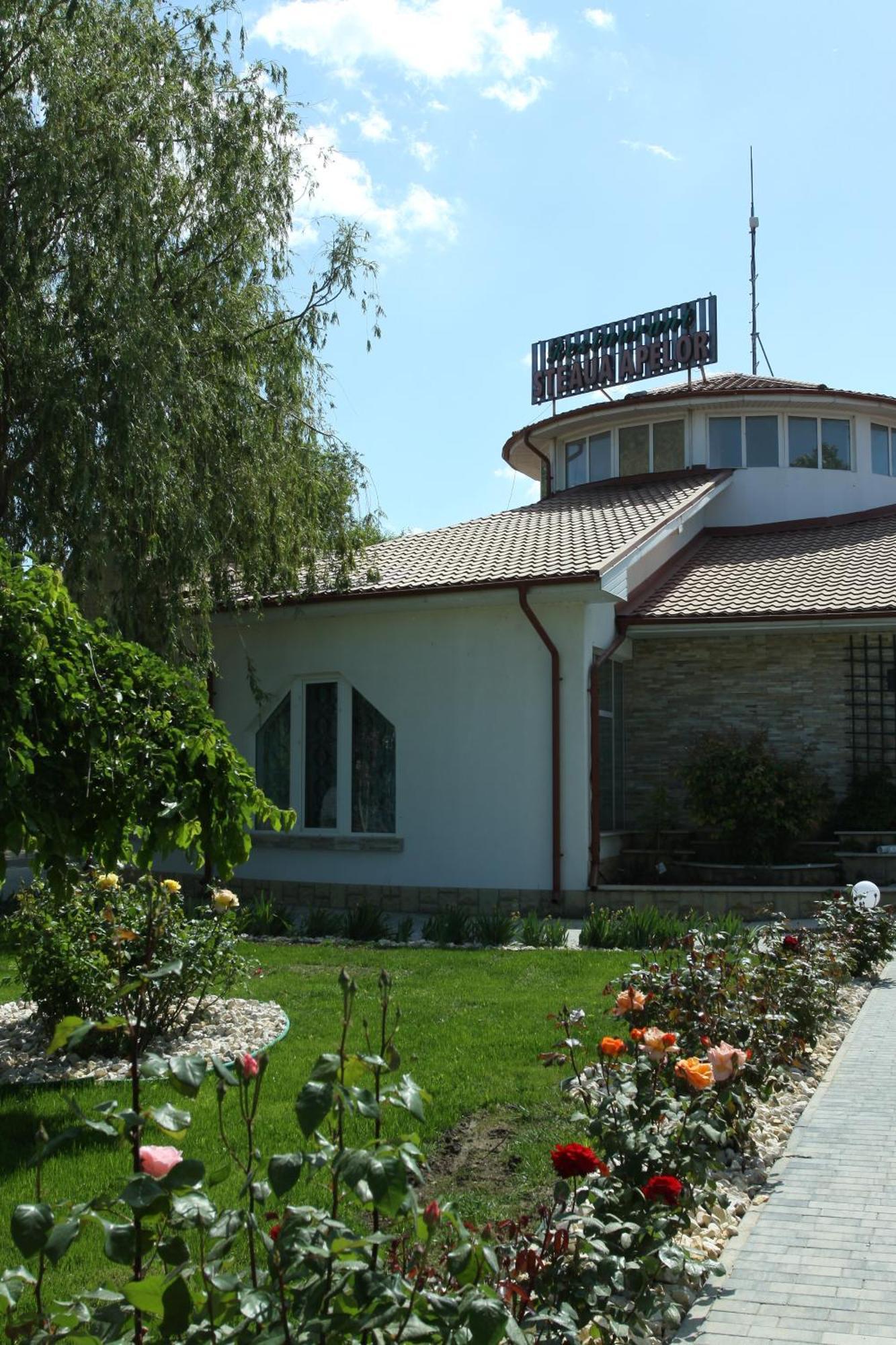 Steaua Apelor Family Resort Nufaru Eksteriør bilde