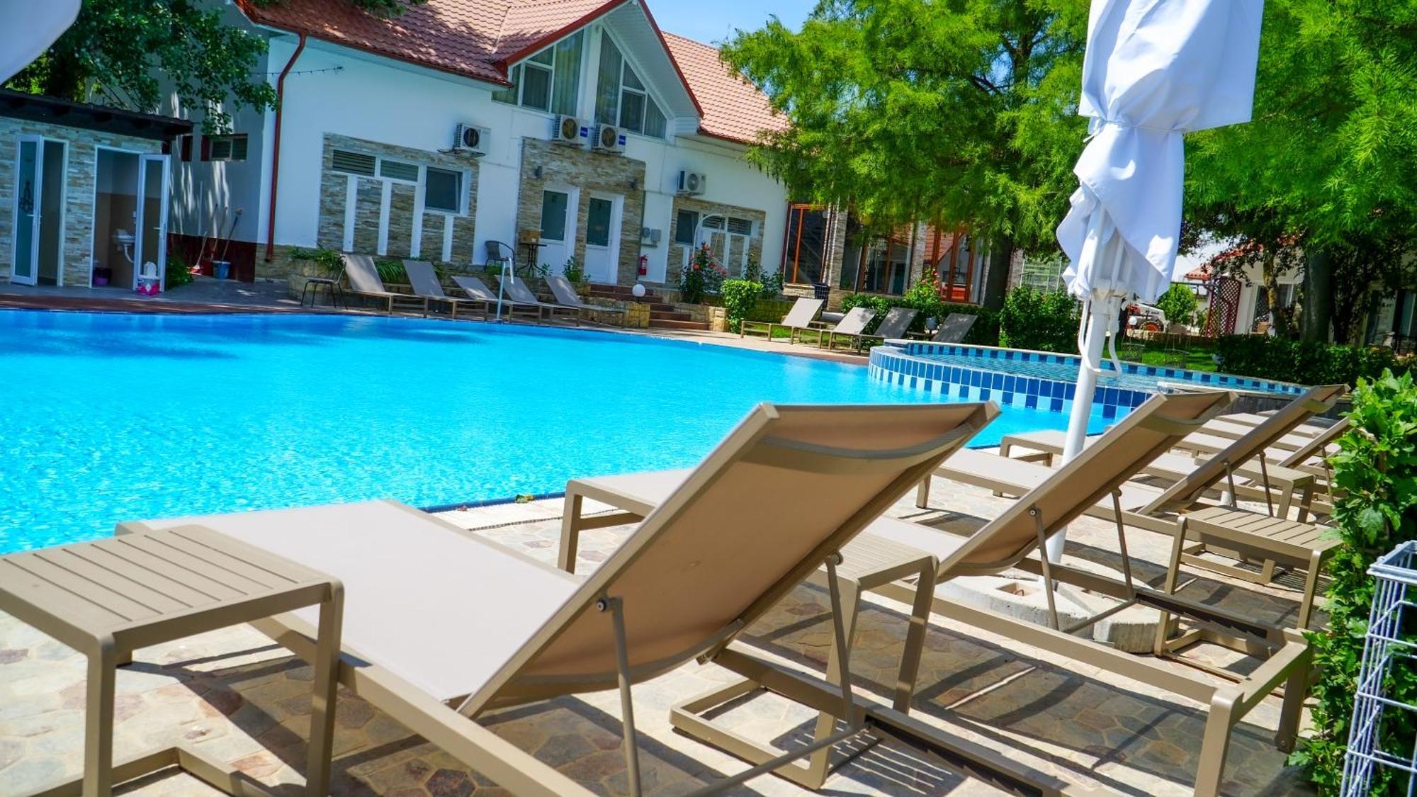 Steaua Apelor Family Resort Nufaru Eksteriør bilde