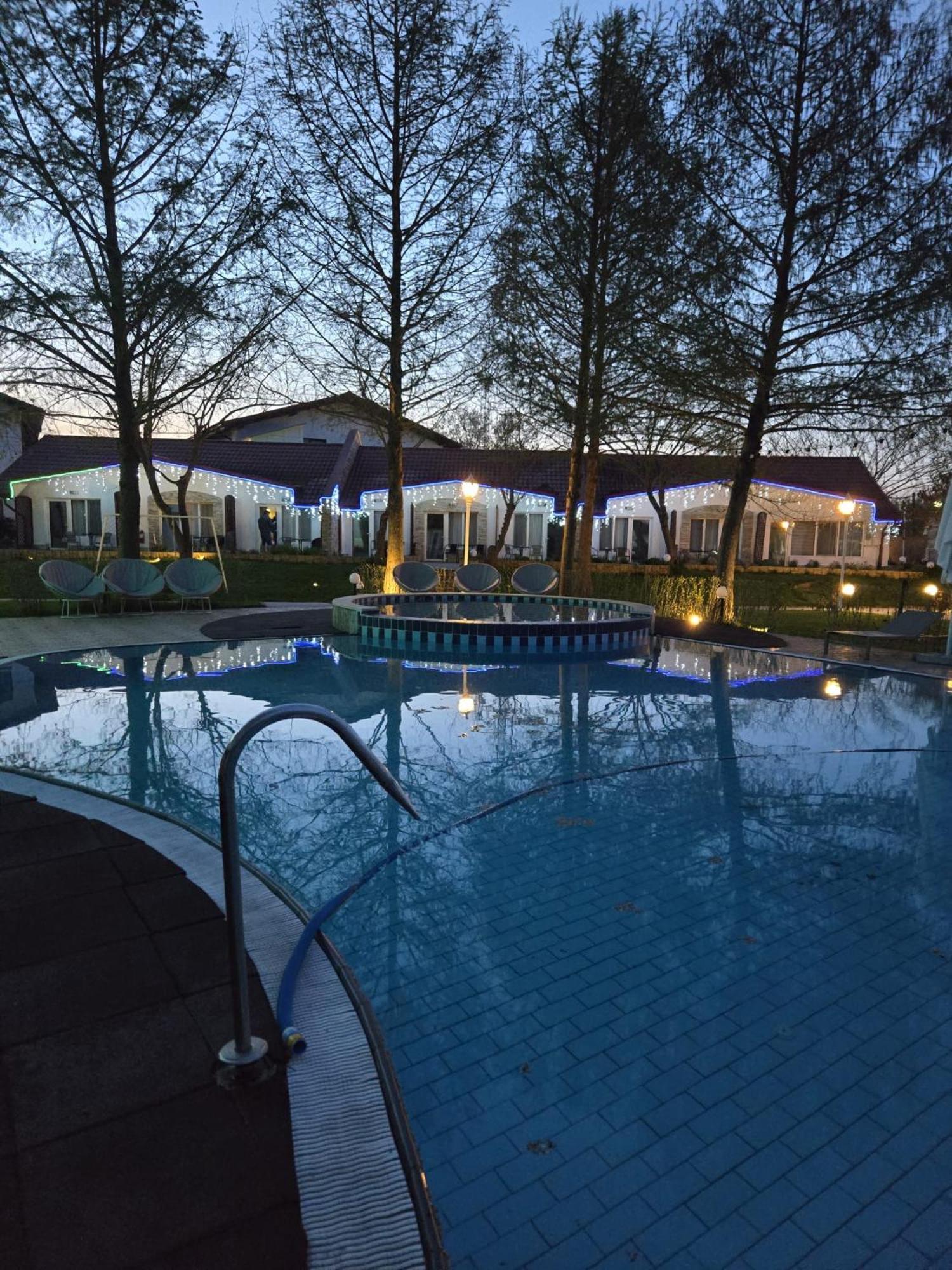 Steaua Apelor Family Resort Nufaru Eksteriør bilde