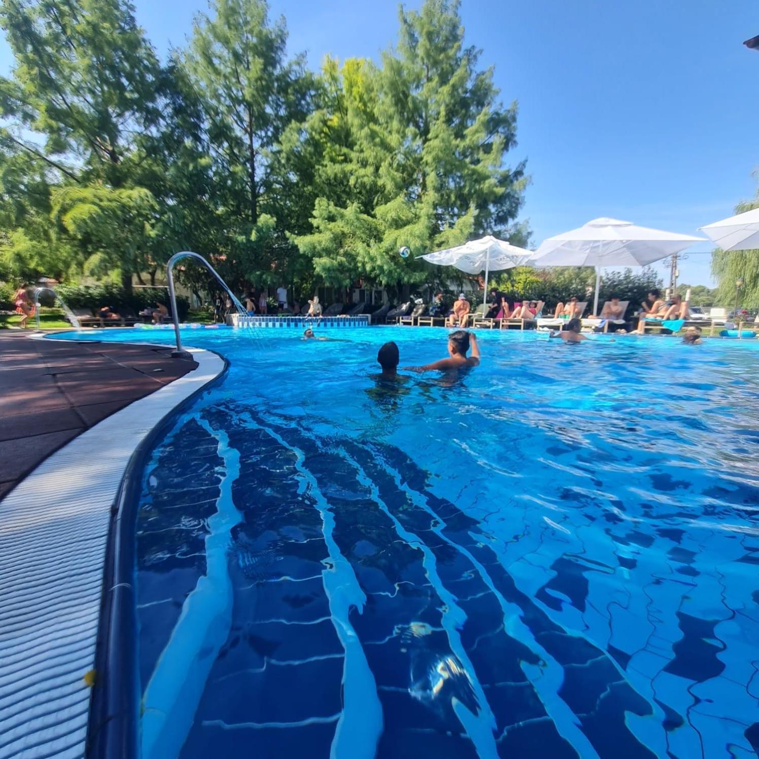 Steaua Apelor Family Resort Nufaru Eksteriør bilde